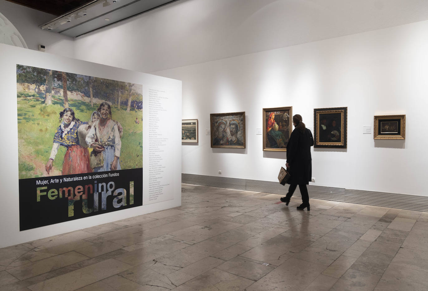 Varios momentos en la exposición 'Femenino rural', en la sala de la Pasión. 