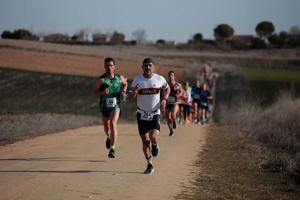 Manuel Vicente Tejedor y Verónica Sánchez culminaron sus correspondientes triunfos en la Liga de Cross imponiéndose en la última jornada en Cabrerizos