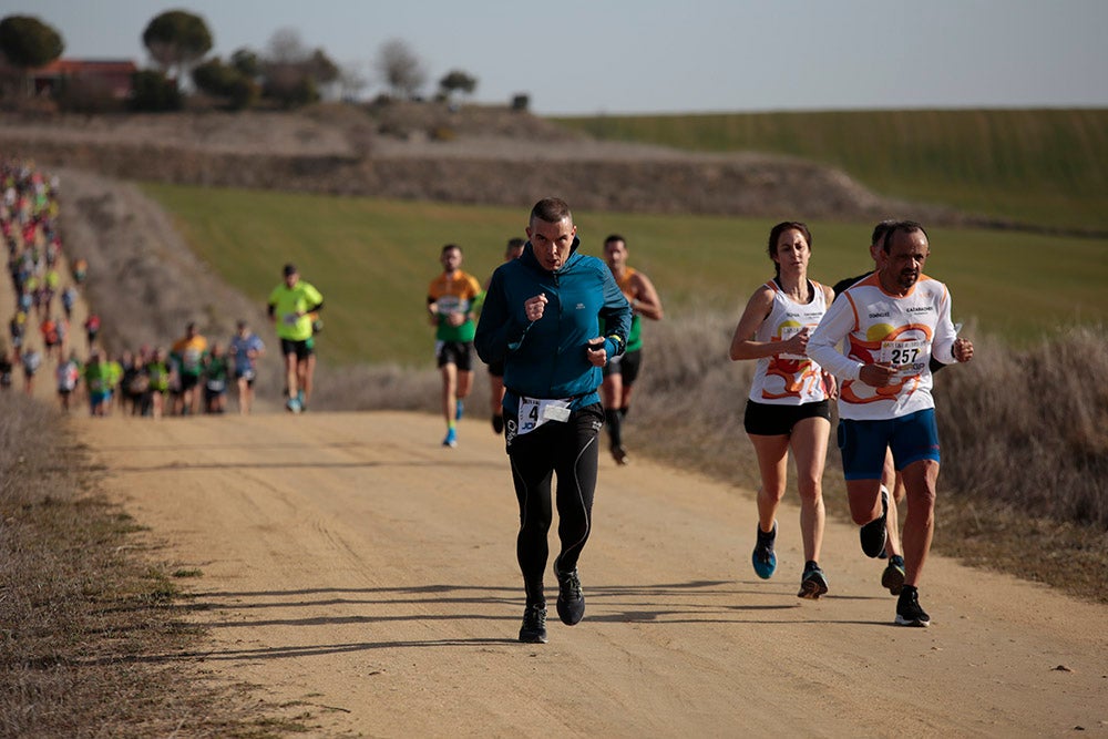 Manuel Vicente Tejedor y Verónica Sánchez culminaron sus correspondientes triunfos en la Liga de Cross imponiéndose en la última jornada en Cabrerizos