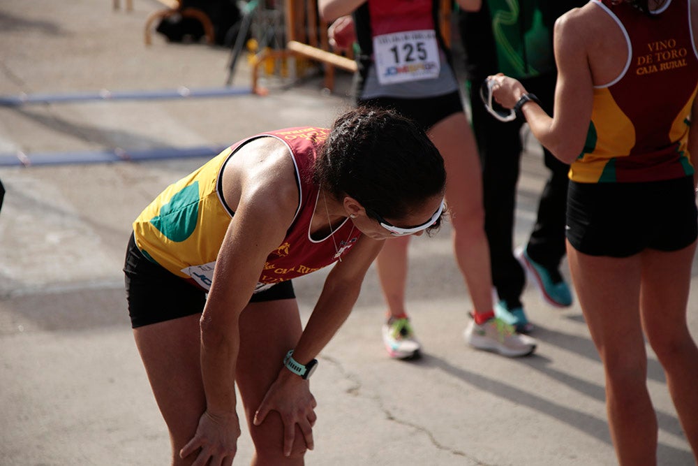 Manuel Vicente Tejedor y Verónica Sánchez culminaron sus correspondientes triunfos en la Liga de Cross imponiéndose en la última jornada en Cabrerizos