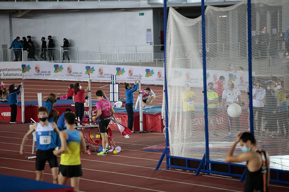 Hortelano y Erta logran la mínima mundialista en 400 en Salamanca, Óscar Husillos abandona y Álvaro de Arriba se queda cerca en 800