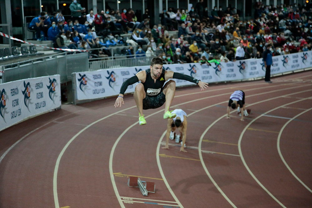 Hortelano y Erta logran la mínima mundialista en 400 en Salamanca, Óscar Husillos abandona y Álvaro de Arriba se queda cerca en 800