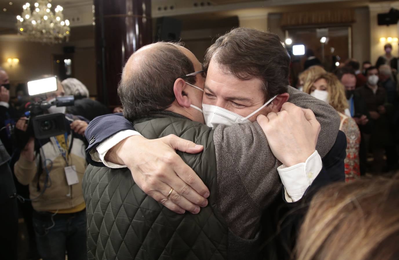 Fotos: Alfonso Fernández Mañueco celebra su victoria en las elecciones de Castilla y León