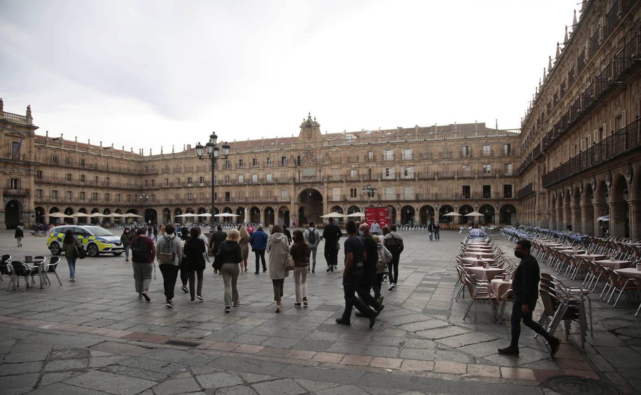 La cifra de nuevos contagios baja a 352 en Salamanca frente a los 889 de hace 14 días, pero suma otro muerto