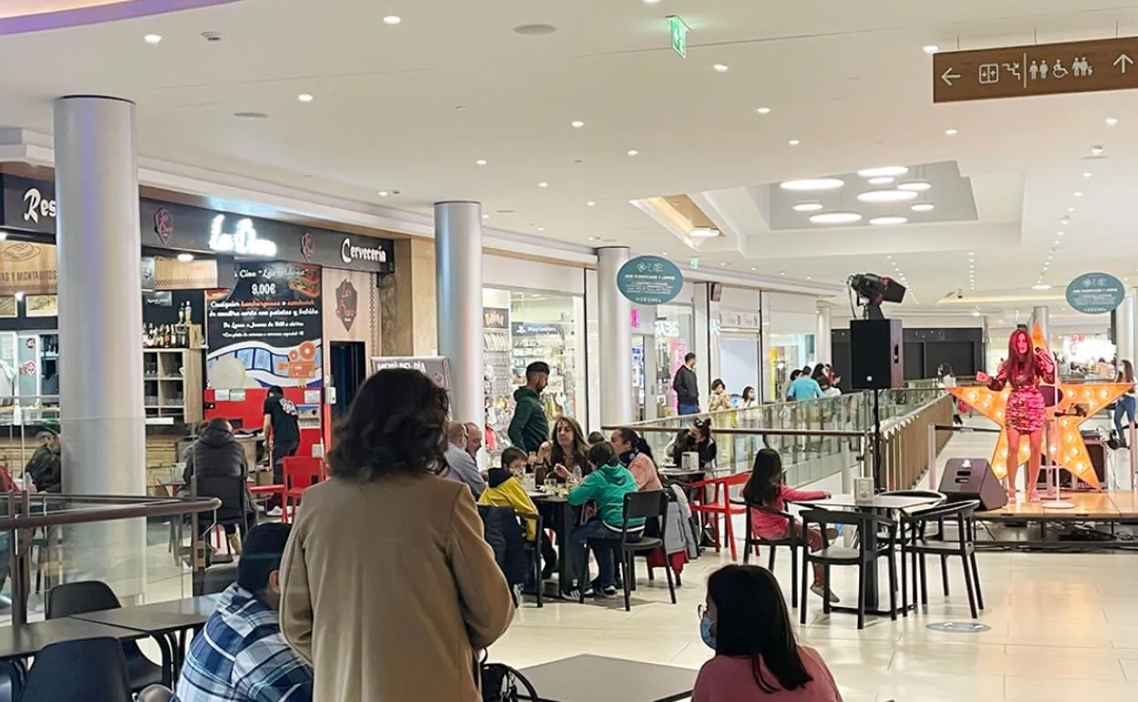 El amor ha tenido premio para una treintena de clientes del Centro Comercial  El Tormes por San Valentín | El Norte de Castilla