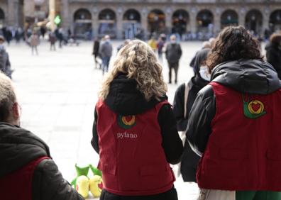 Imagen secundaria 1 - PYFANO ha estado hoy en la Plaza Mayor de Salamanca. 