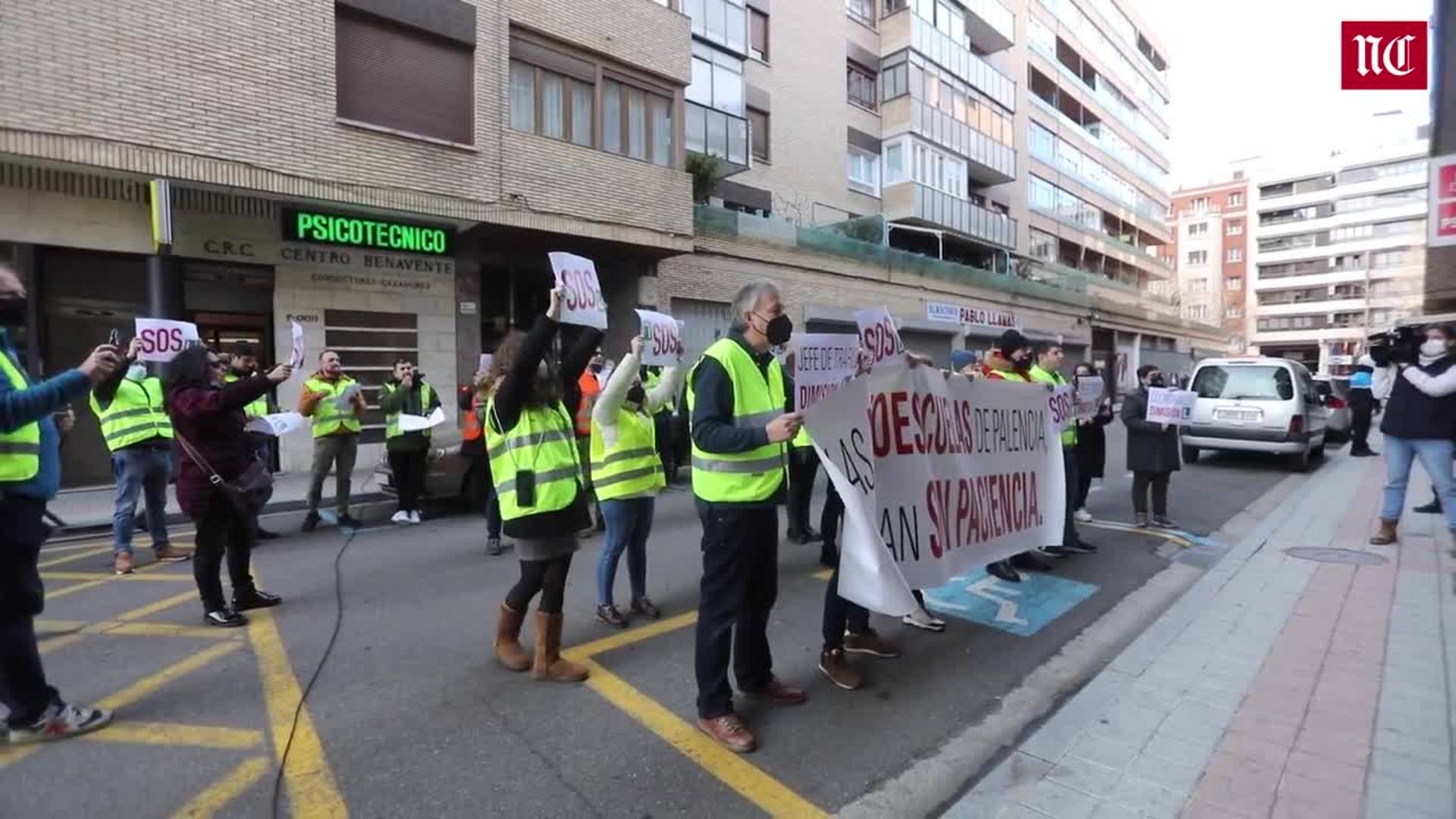 Protesta de la  autoescuelas de Palencia