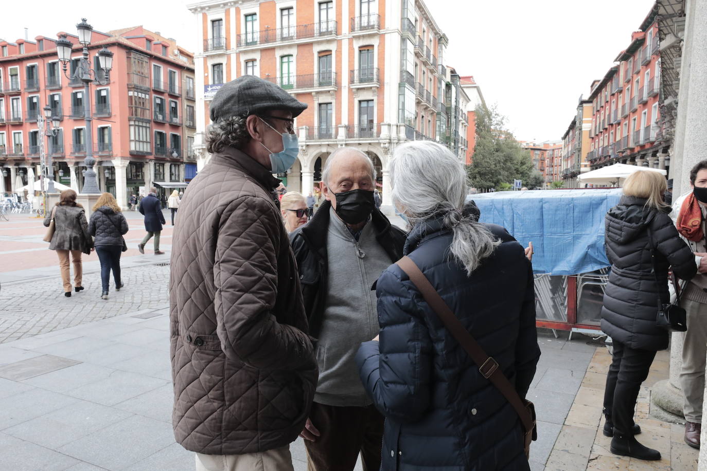 Fotos: Capilla ardiente de Juan Antonio Quintana en el Teatro Zorrilla (1/2)