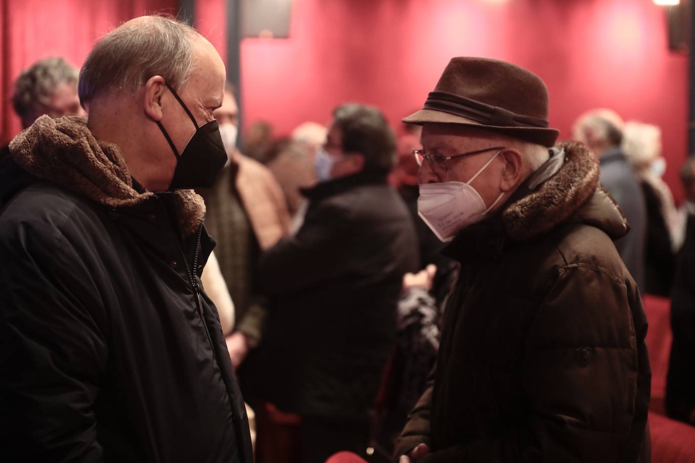 Fotos: Capilla ardiente de Juan Antonio Quintana en el Teatro Zorrilla (1/2)