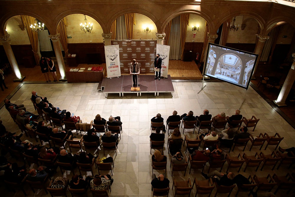 Cáritas entrega en el Casino de Salamanca diplomas y distinciones a las entidades colaboradoras durante la pandemia 