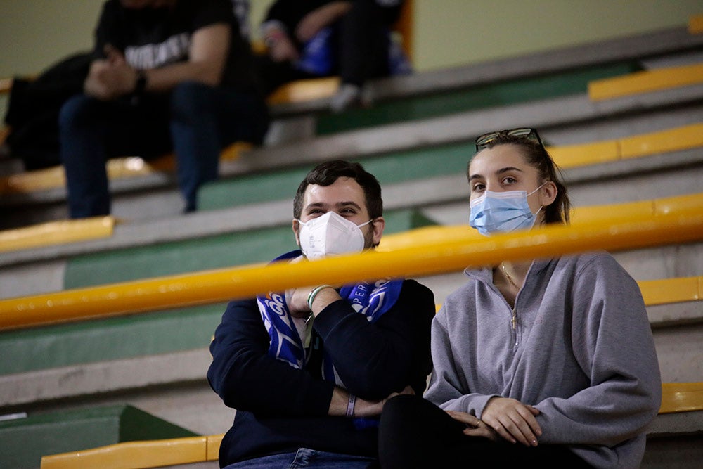 Regreso de la afición del CB Avenida a Würzburg tras dos semanas si ver a su equipo en una noche en la que tocó sufrir ante el Estudiantes