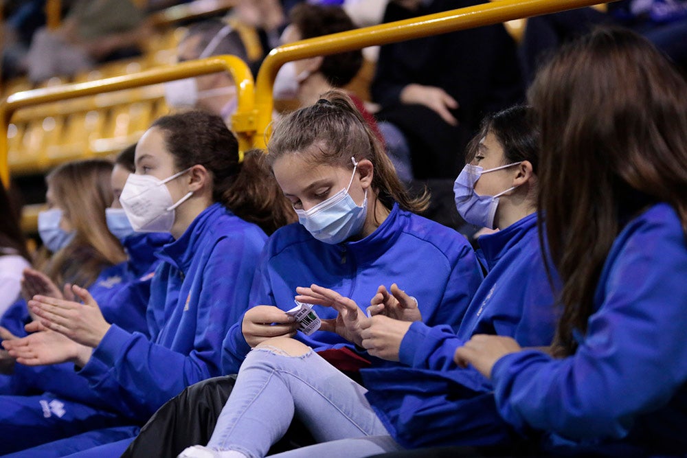 Regreso de la afición del CB Avenida a Würzburg tras dos semanas si ver a su equipo en una noche en la que tocó sufrir ante el Estudiantes