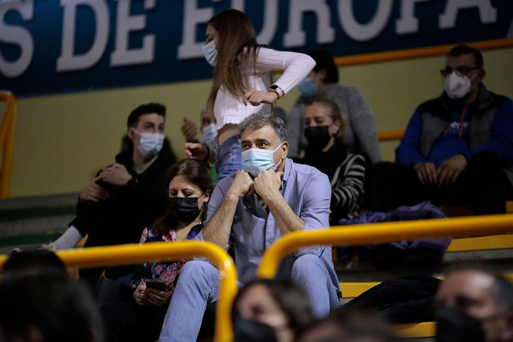 Regreso de la afición del CB Avenida a Würzburg tras dos semanas si ver a su equipo en una noche en la que tocó sufrir ante el Estudiantes