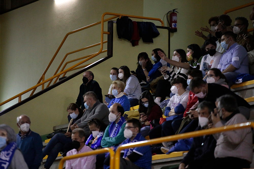 Regreso de la afición del CB Avenida a Würzburg tras dos semanas si ver a su equipo en una noche en la que tocó sufrir ante el Estudiantes