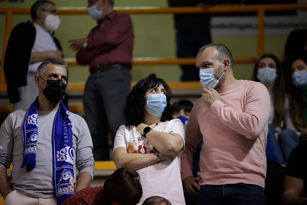 Regreso de la afición del CB Avenida a Würzburg tras dos semanas si ver a su equipo en una noche en la que tocó sufrir ante el Estudiantes