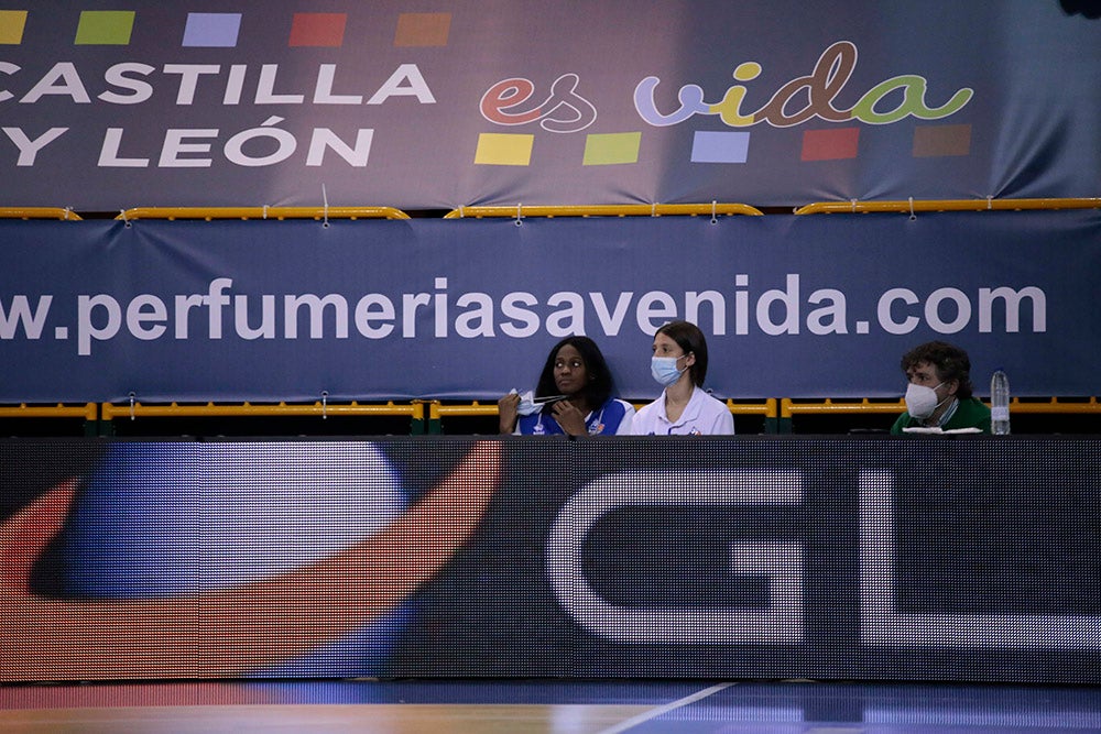 El CB Avenida sufre hasta el final ante un valiente Estudiantes (71-70)