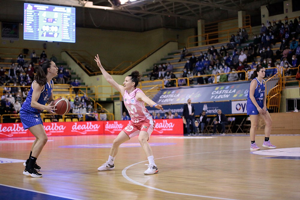 El CB Avenida sufre hasta el final ante un valiente Estudiantes (71-70)
