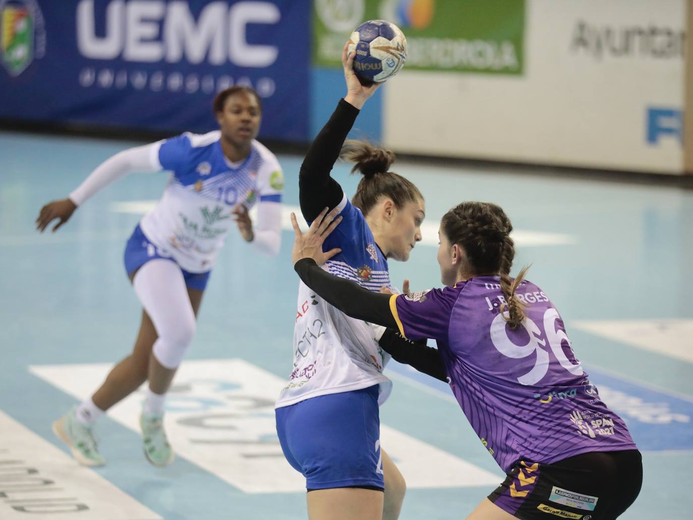 Partido entre el Caja Rural Aula y el BM Gijón, este sábado. 