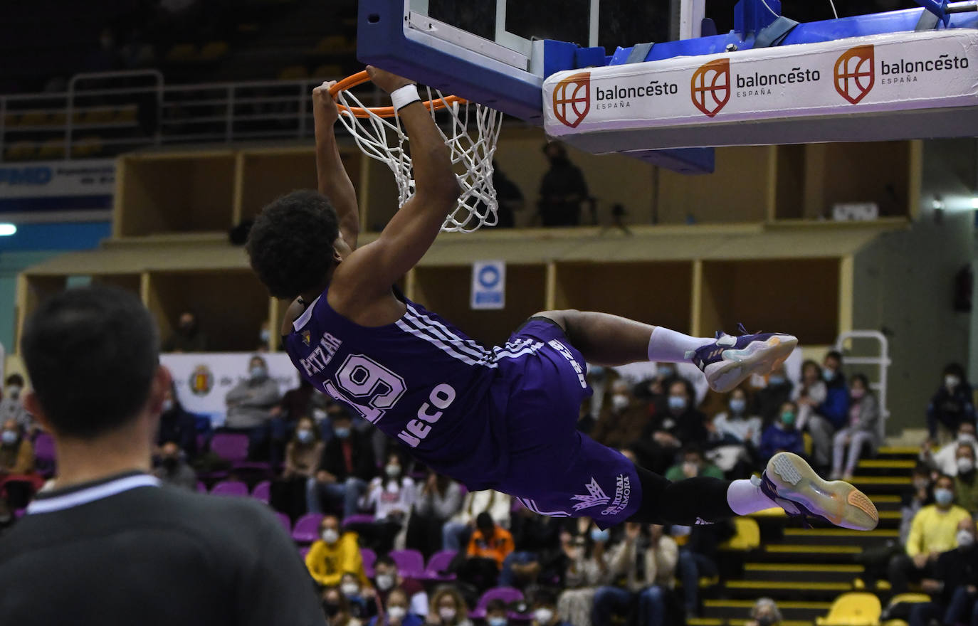 Fotos: UCMC Real Valladolid 82-69 Levitec Huesca