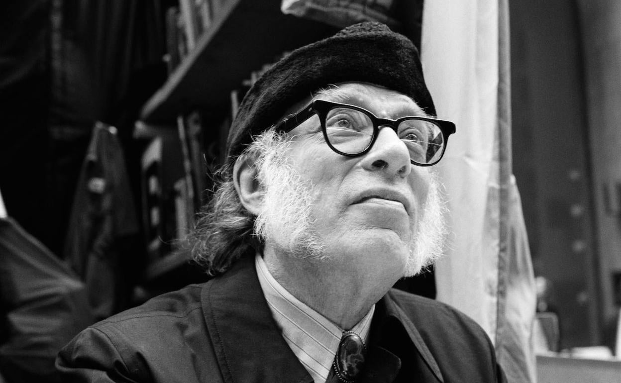 El escritor Isaac Asimov.