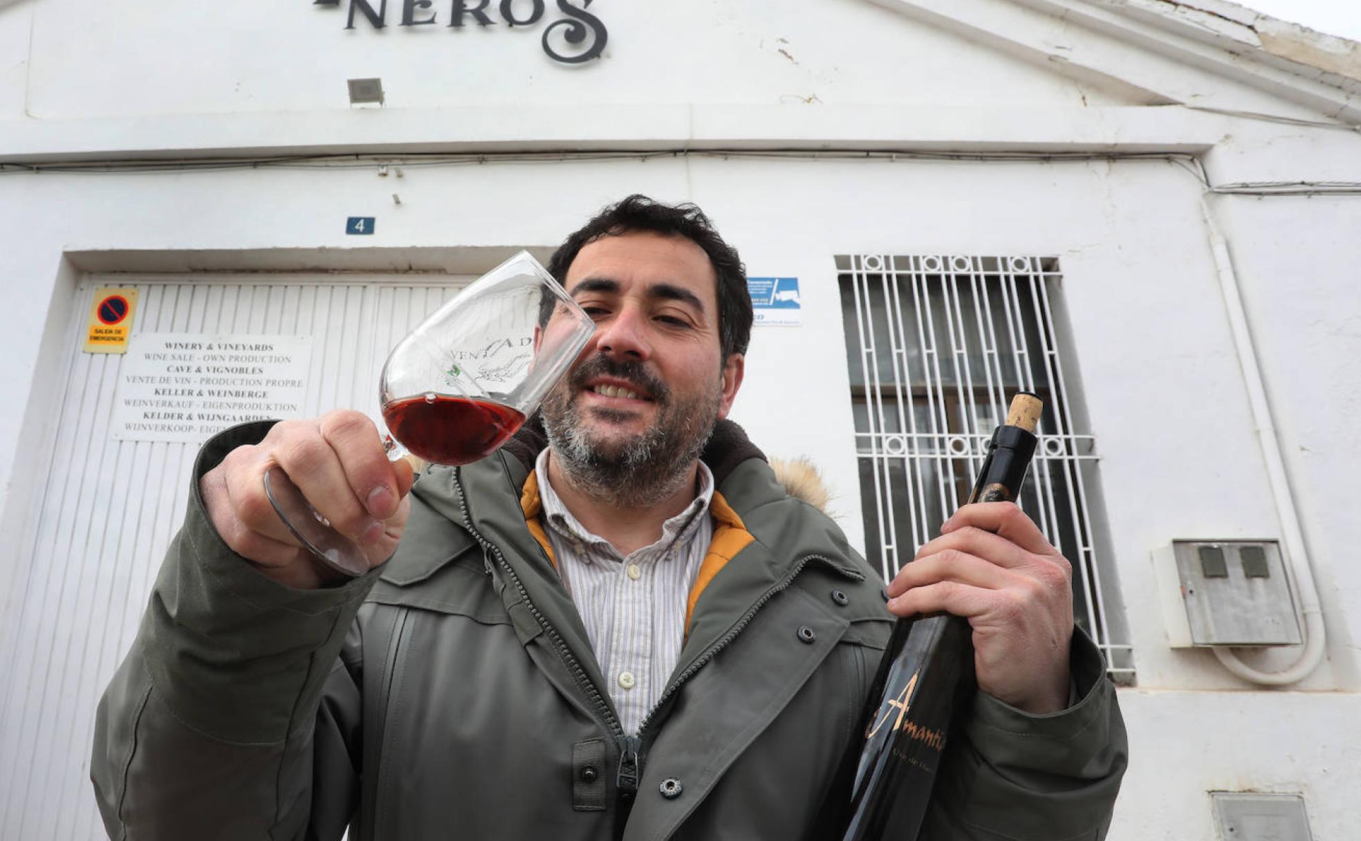El enólogo de la bodega, Rubén Montero. 