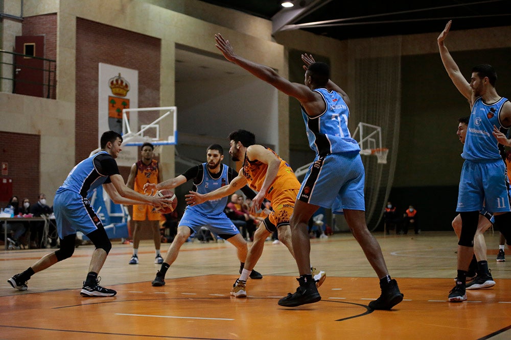 Un perdido Aquimisa Carbajosa deja su salvación pendiente de un milagro (75-90)