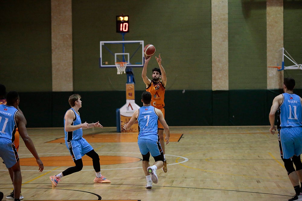 Un perdido Aquimisa Carbajosa deja su salvación pendiente de un milagro (75-90)