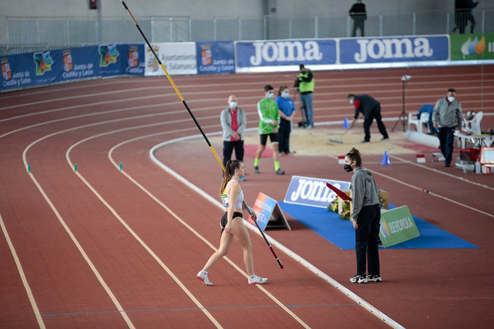 Cierre de la jornada de mañana del primer día del Campeonato de España Sub 23 en Pista Cubierta con Alejandro González Rengel en el 400