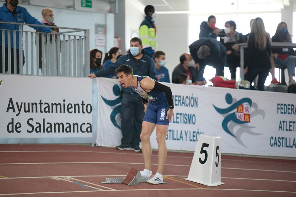 Cierre de la jornada de mañana del primer día del Campeonato de España Sub 23 en Pista Cubierta con Alejandro González Rengel en el 400