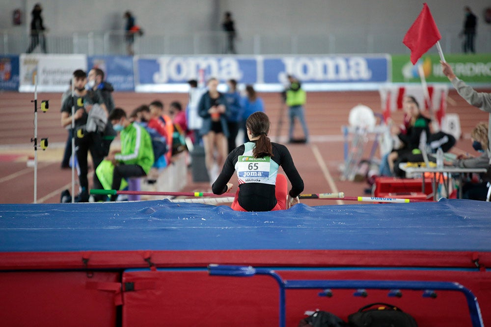 Cierre de la jornada de mañana del primer día del Campeonato de España Sub 23 en Pista Cubierta con Alejandro González Rengel en el 400