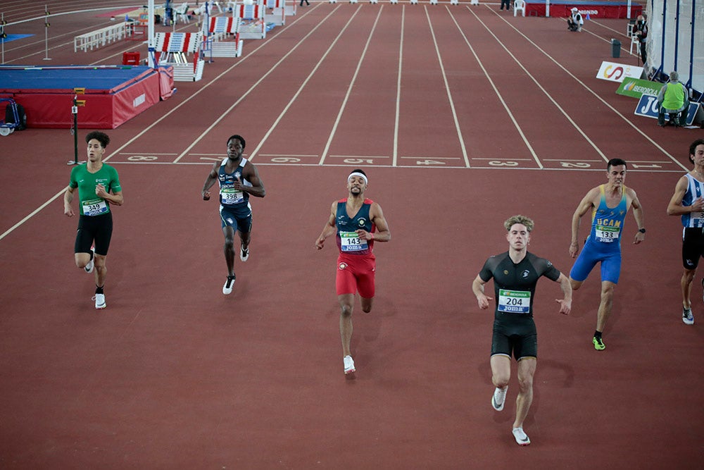 Jornada de tarde del primer día del Campeonato de España Sub 23 en Pista Cubierta con Denis Matsmouna en los 60 m y Sara Izquierdo en el 1500 