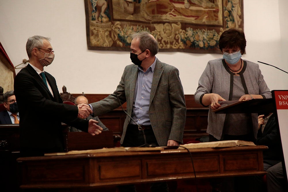 La USAL celebra la toma de posesión de 11 cargos académicos y 17 nuevos miembros del personal docente