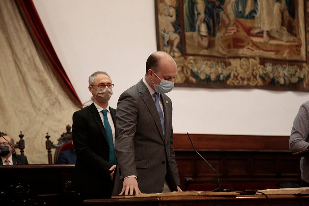 La USAL celebra la toma de posesión de 11 cargos académicos y 17 nuevos miembros del personal docente