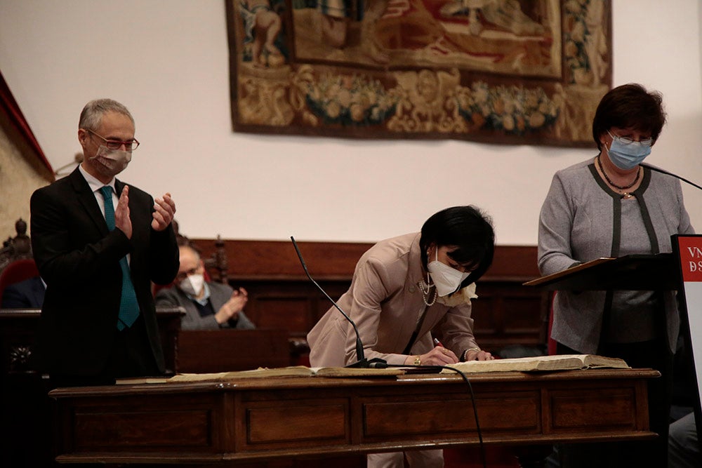 La USAL celebra la toma de posesión de 11 cargos académicos y 17 nuevos miembros del personal docente