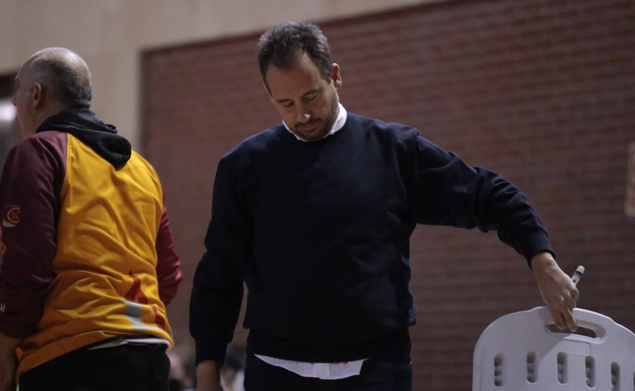 El Aquimisa Carbajosa y Yeyo Vicente acuerdan la salida del técnico del colista