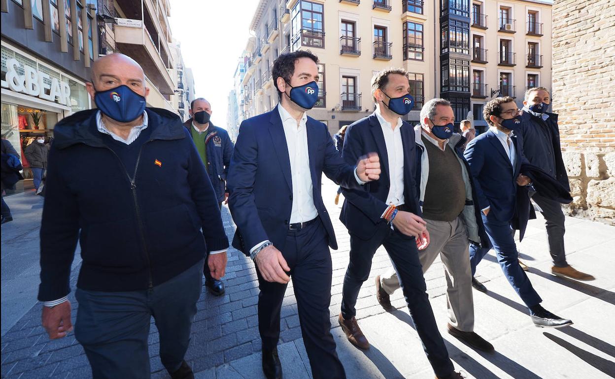 García Egea con cargo de Valladolid durante la reciente campaña de las elecciones autonómicas