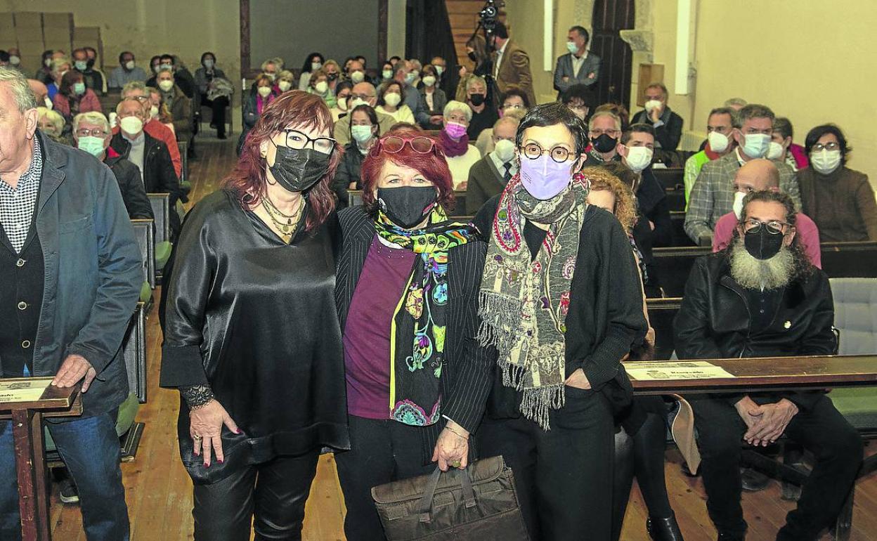 Miren Agur Meabe, Fanny Rubio y Marifé Santiago, en el Aula de San Quirce. 