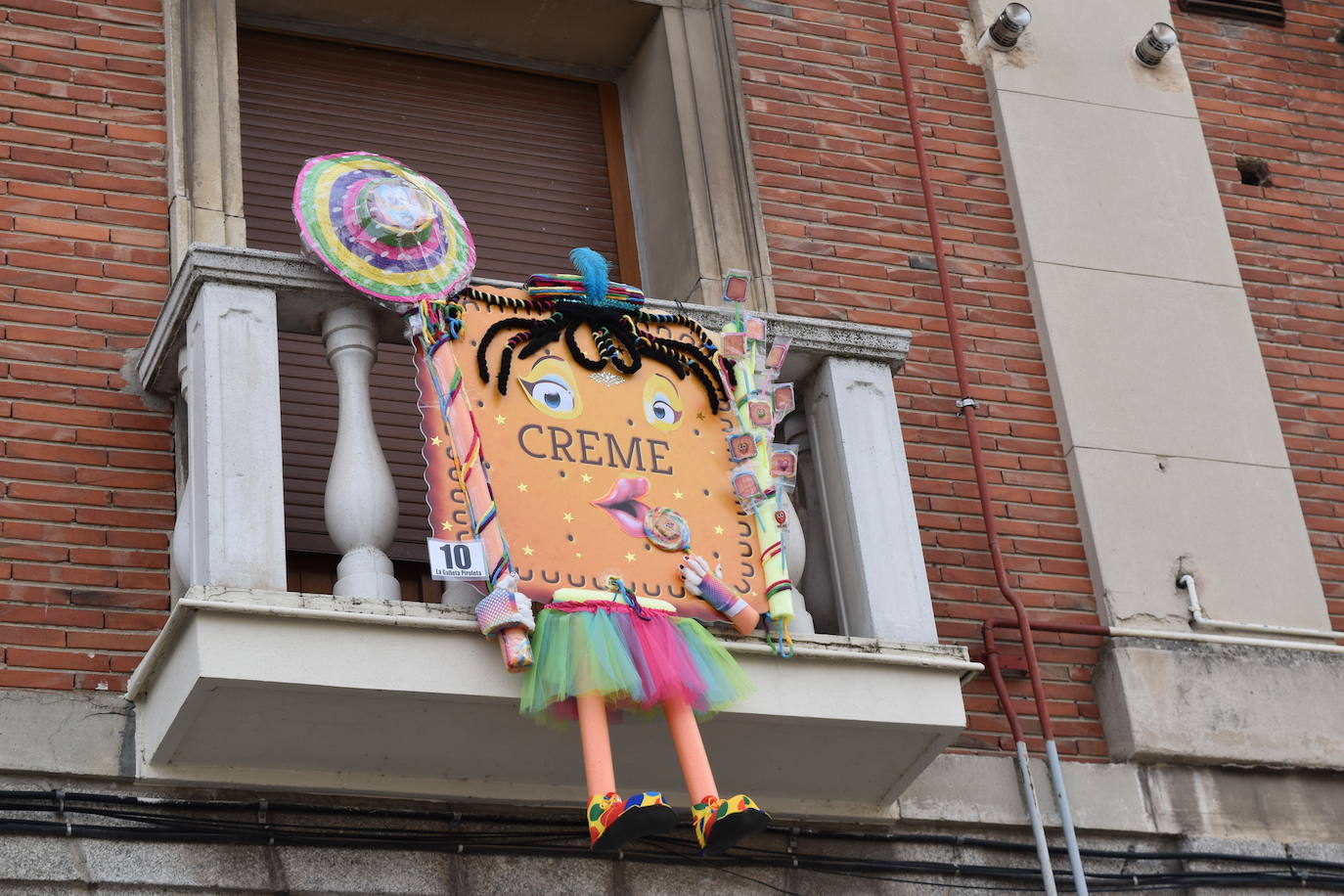 Fotos: Las galletas de Aguilar preludian el Carnaval en las calles