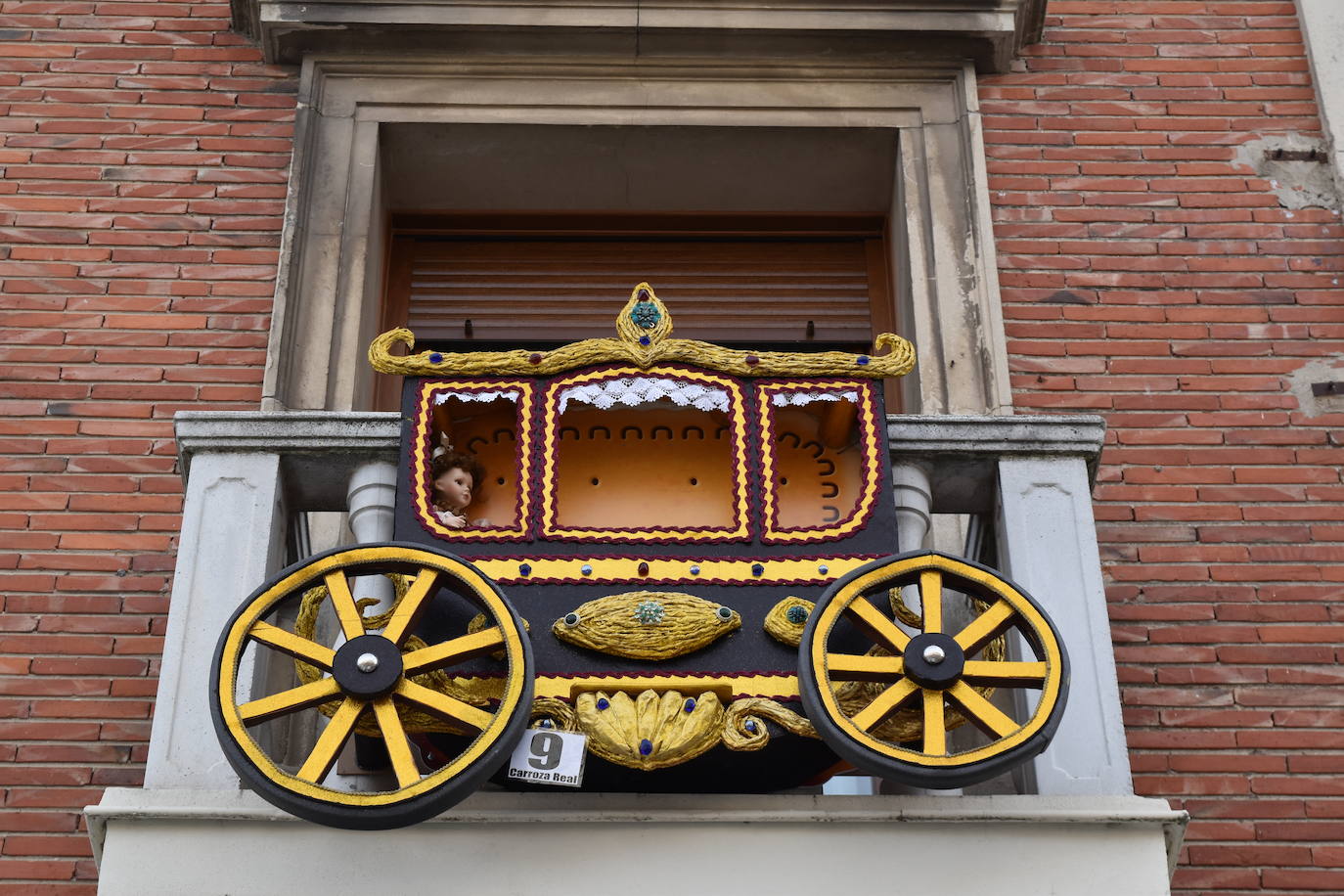 Fotos: Las galletas de Aguilar preludian el Carnaval en las calles