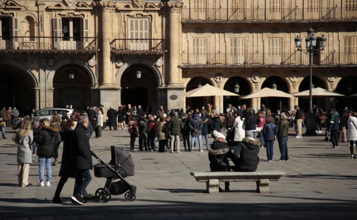 La covid mantiene su tónica en Salamanca, suma dos fallecidos y los nuevos contagios bajan a 148