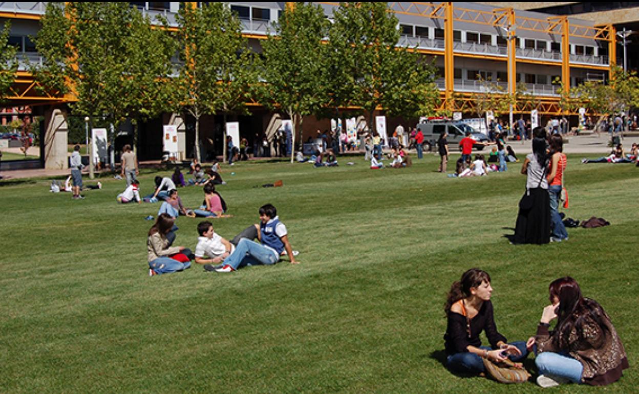 Estudiantes de la USAL. 