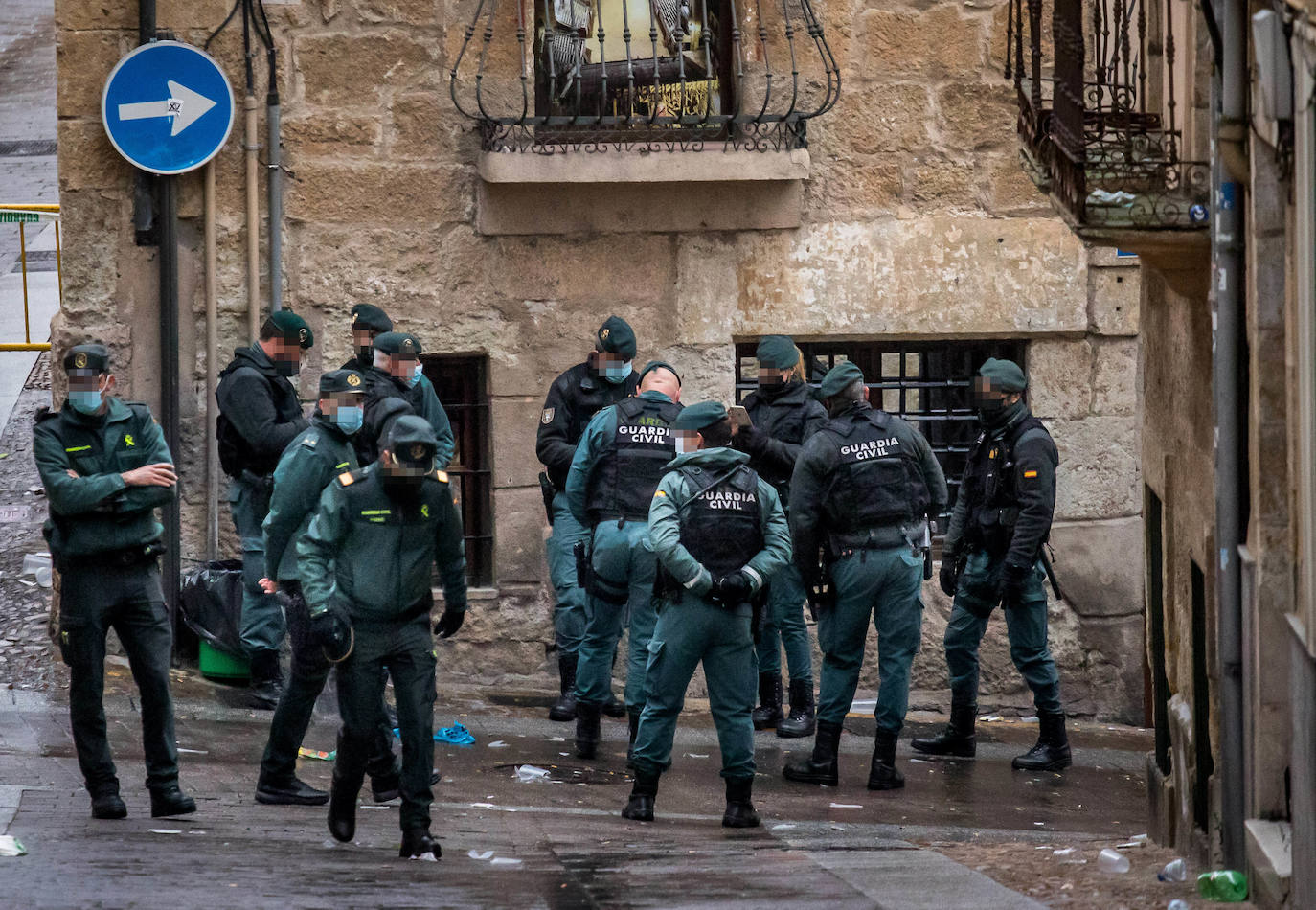 Fotos: Fallece un varón por herida de arma blanca en la primera noche del Carnaval de Ciudad Rodrigo