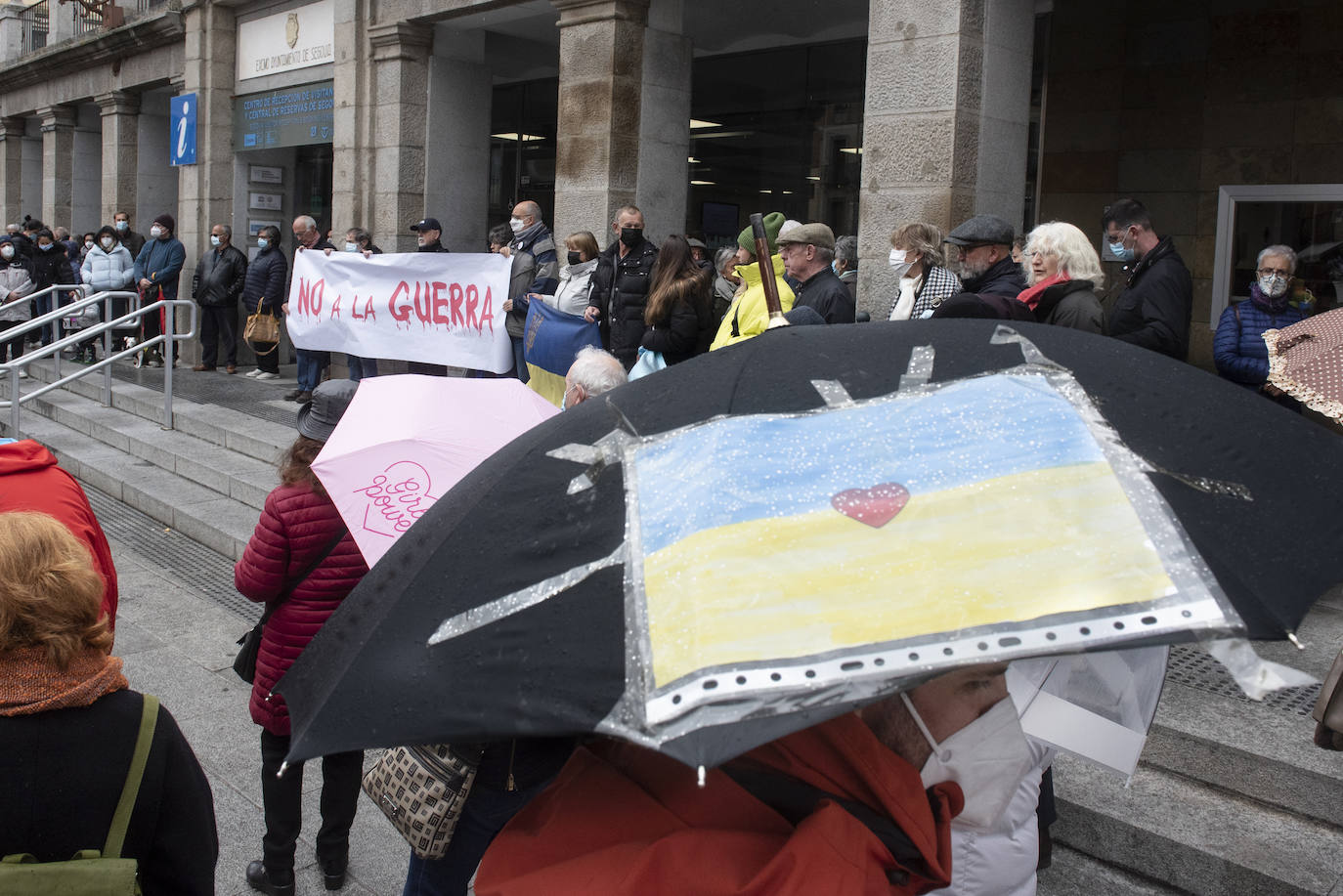 Protesta celebrada este sábado en Segovia contra la guerra.