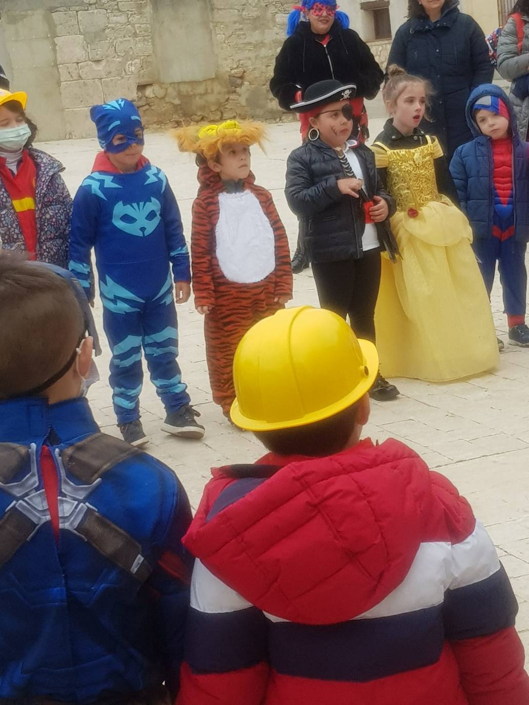 Niños disfrutando del Carnaval en Ciguñuela.