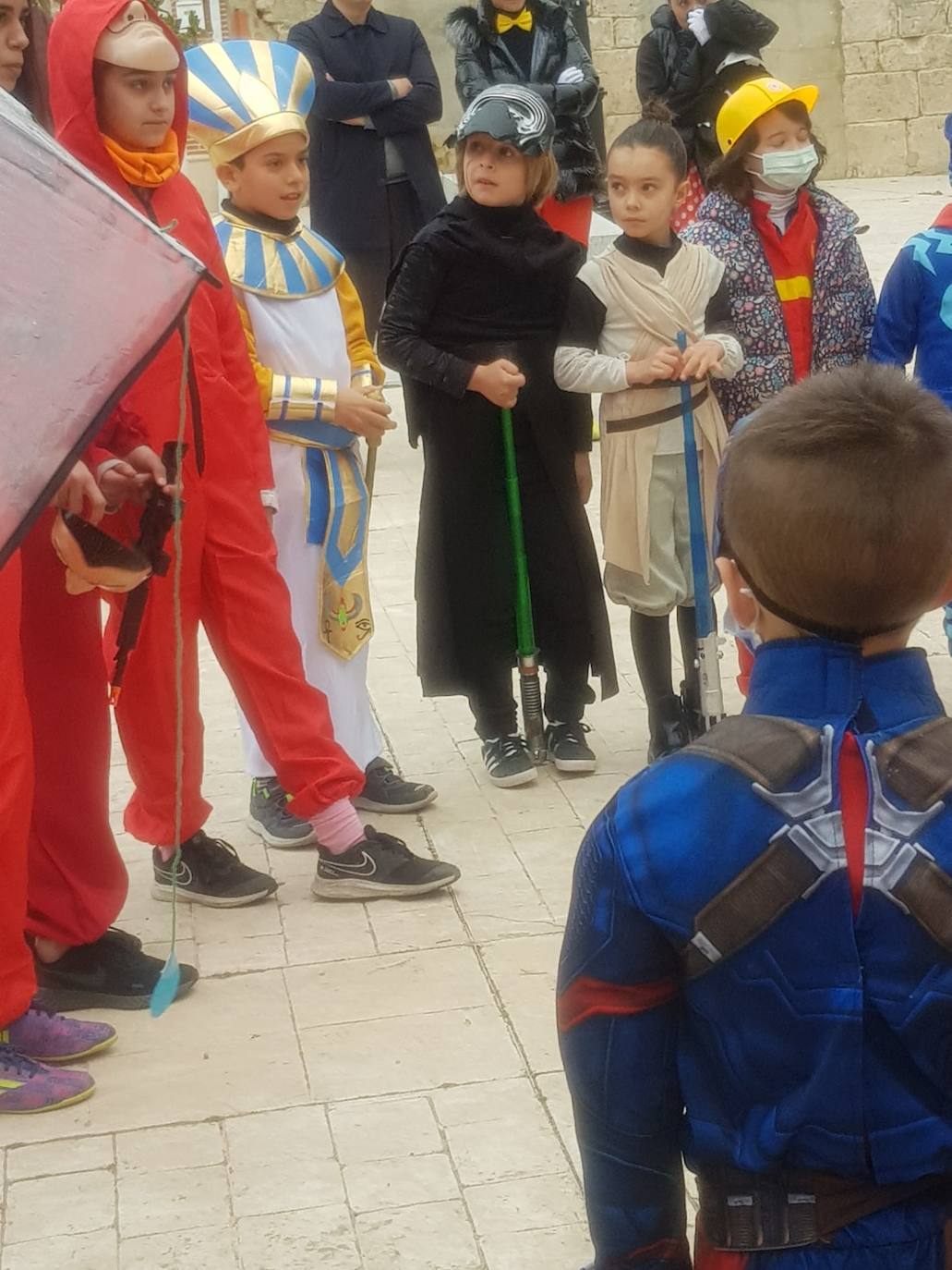 Niños disfrutando del Carnaval en Ciguñuela.