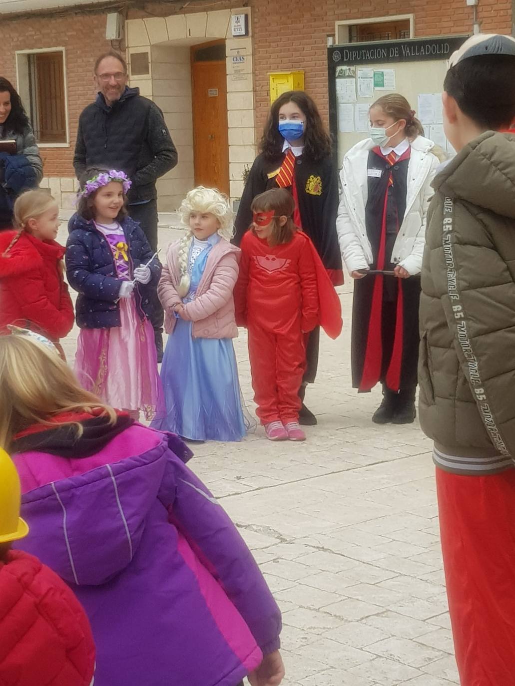 Niños disfrutando del Carnaval en Ciguñuela.