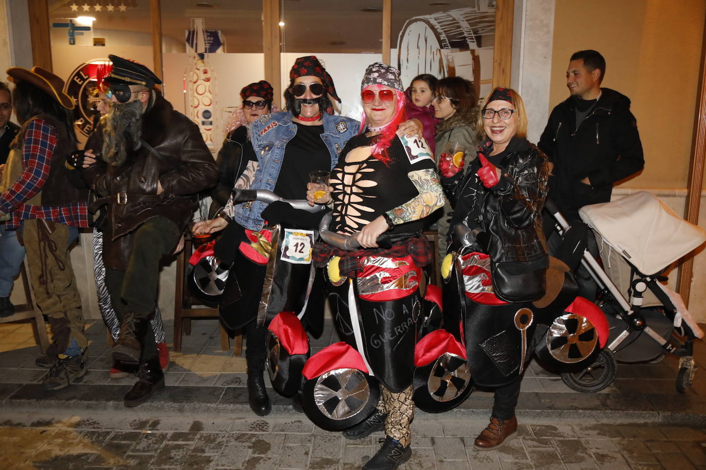 Desfile de disfraces en Peñafiel.