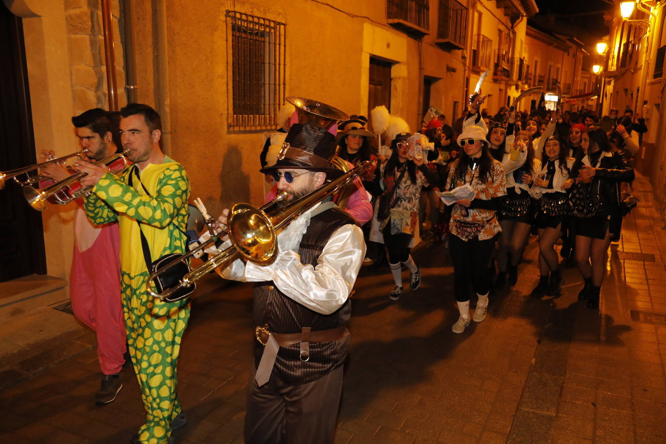 Desfile de disfraces en Peñafiel.