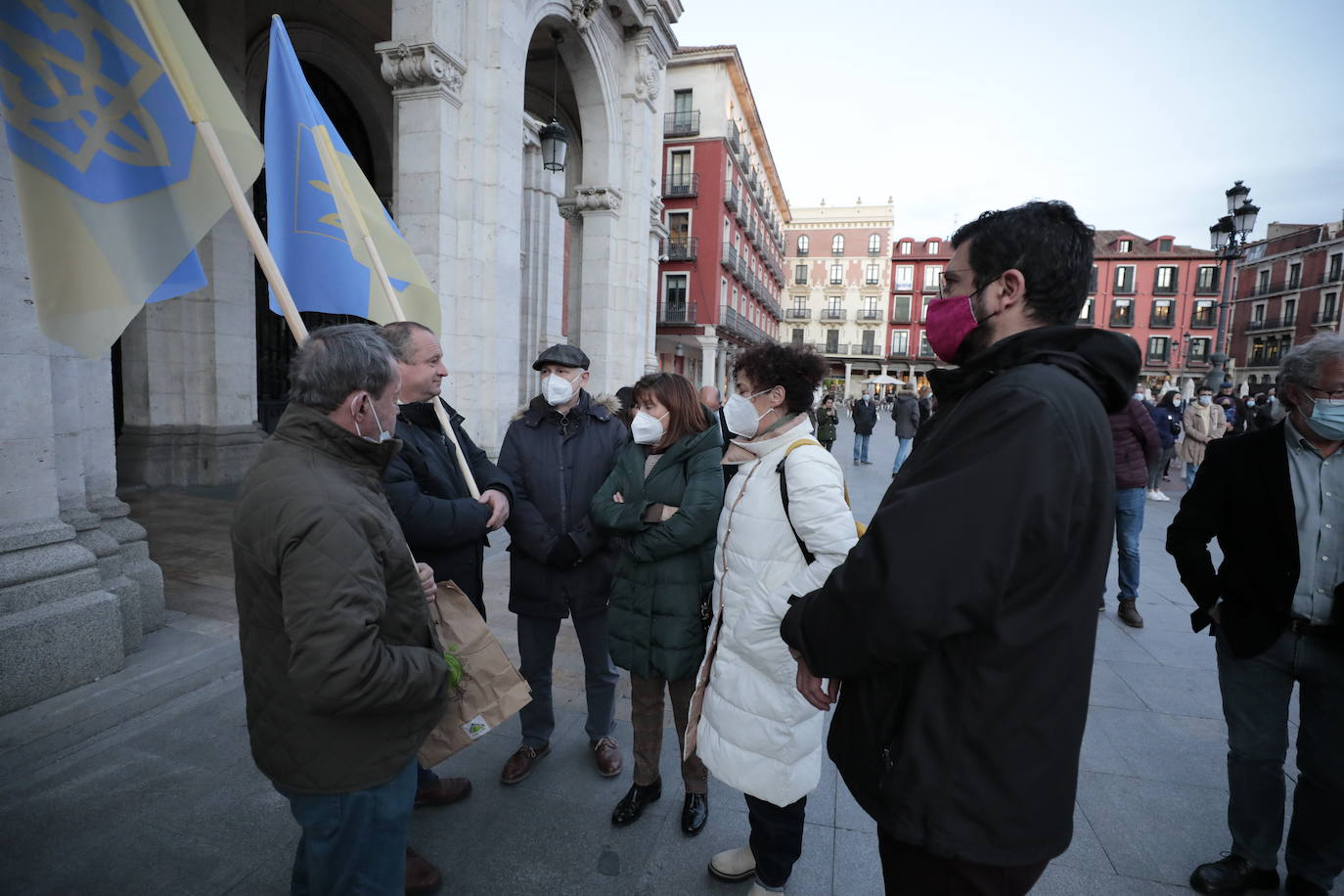 Fotos: Concentración contra la guerra en Ucrania, plaza Mayor Valladolid