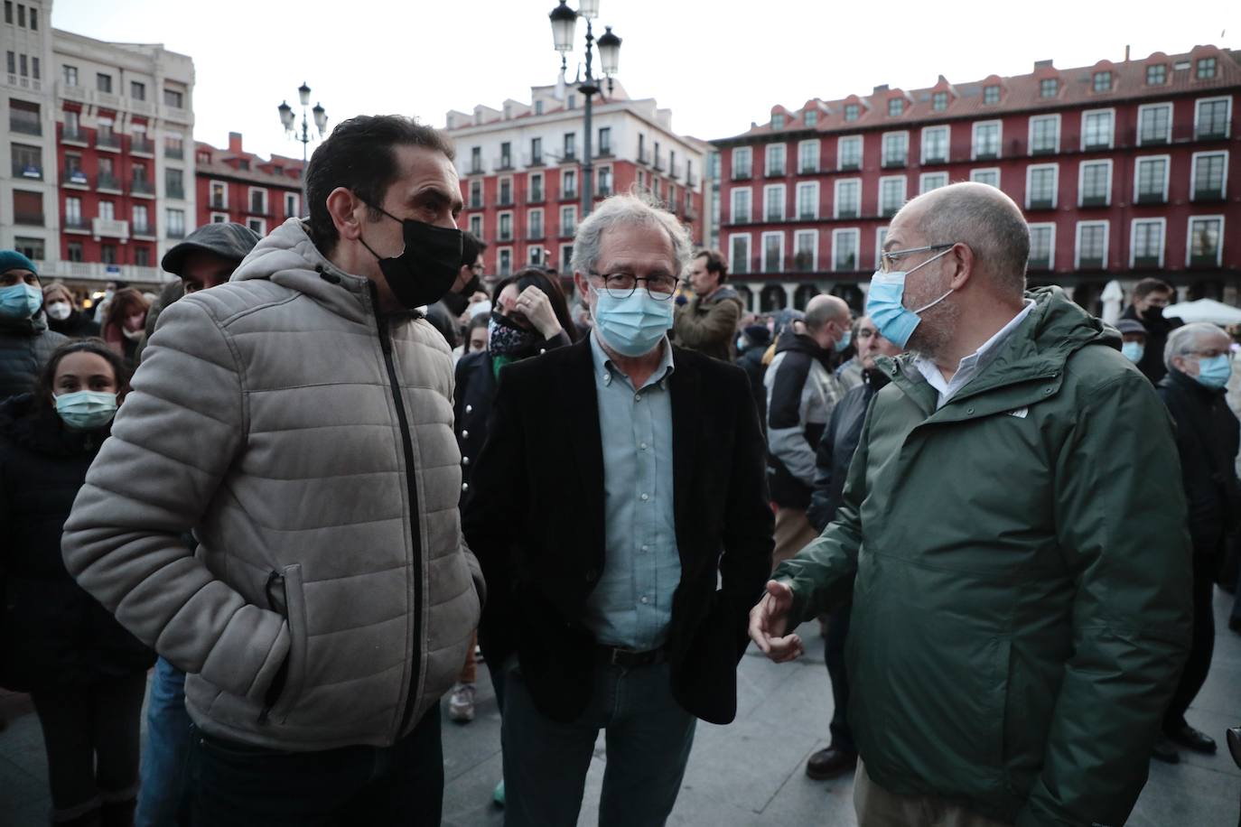 Fotos: Concentración contra la guerra en Ucrania, plaza Mayor Valladolid